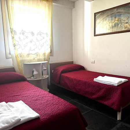 Casa Vacanze "Il Porticciolo" Manerba del Garda Dış mekan fotoğraf